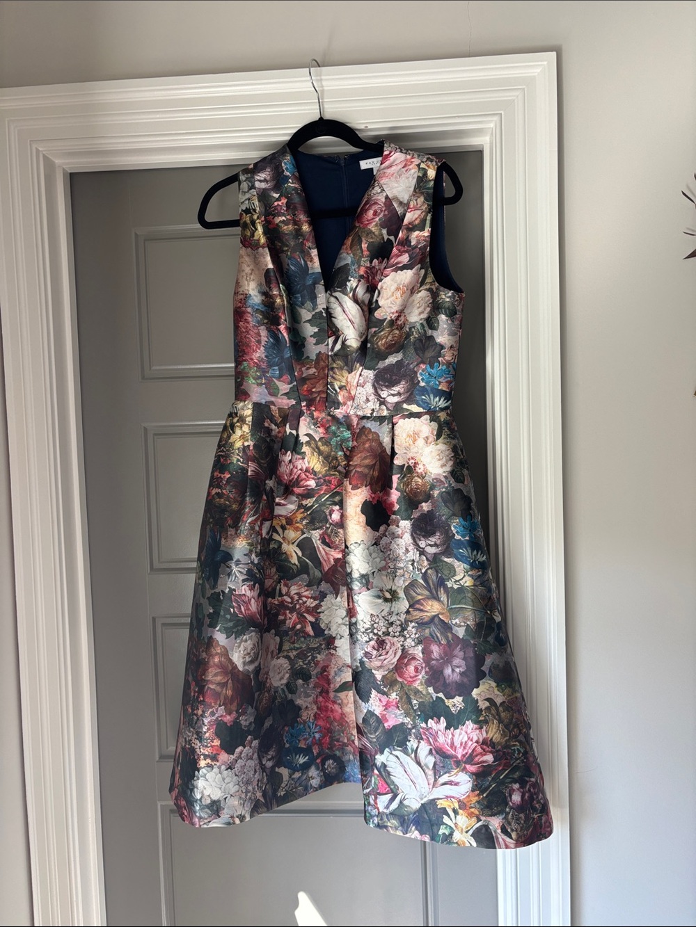 Kay Unger Sleeveless Floral Jacquard Midi Dress in Multicolor